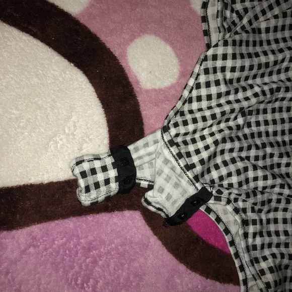 One suit - Picture 5 of 5